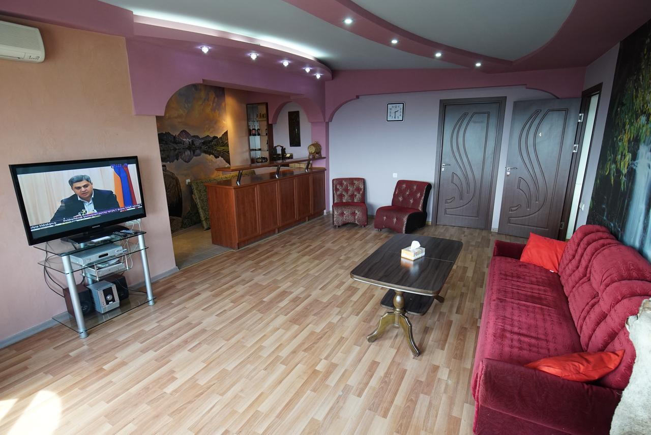 Nice House In The Heart Of The City Yerevan Luaran gambar
